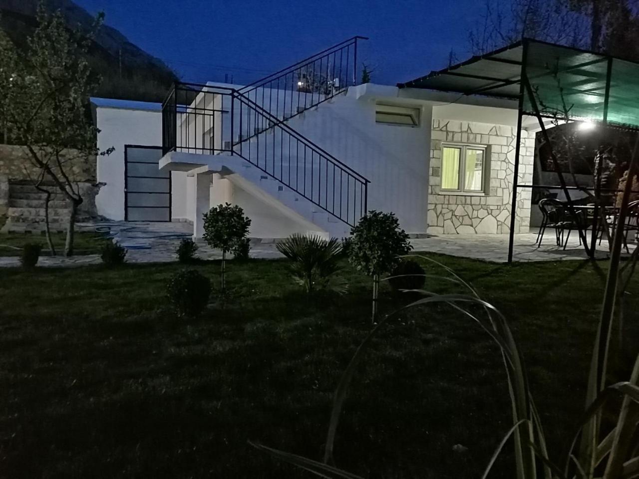 דוברה וודה Apartman Nikocevic מראה חיצוני תמונה
